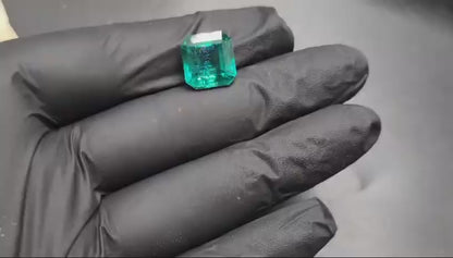 GREEN EMERALD ( 6 crt)