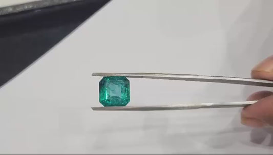 GREEN EMERALD ( 6 crt)